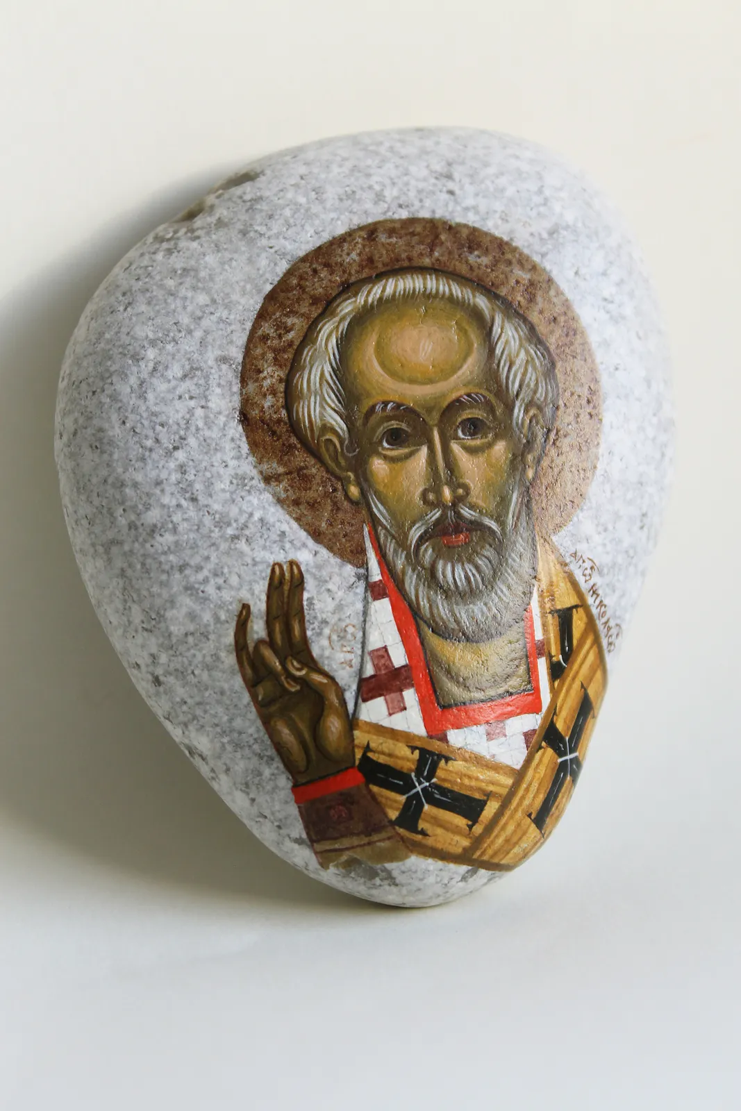 Зображення "Миколай" від Аліна Грубець, розмір: 9х7 см, матеріали: камінь, акрил, медіум: Ікони, серія: 2024, ціна: €150 Фото 3 з 6.