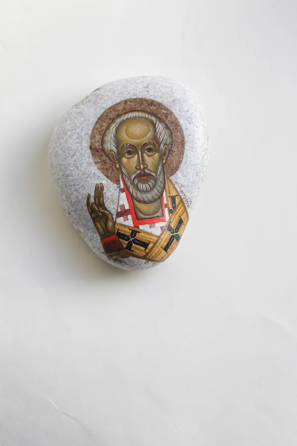 Зображення "Миколай" від Аліна Грубець, розмір: 9х7 см, матеріали: камінь, акрил, медіум: Акрил, серія: 2024, ціна: €150