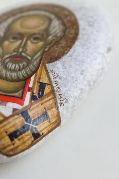 Зображення "Миколай" від Аліна Грубець, розмір: 9х7 см, матеріали: камінь, акрил, медіум: Акрил, серія: 2024, ціна: €150 Фото 5 з 6.