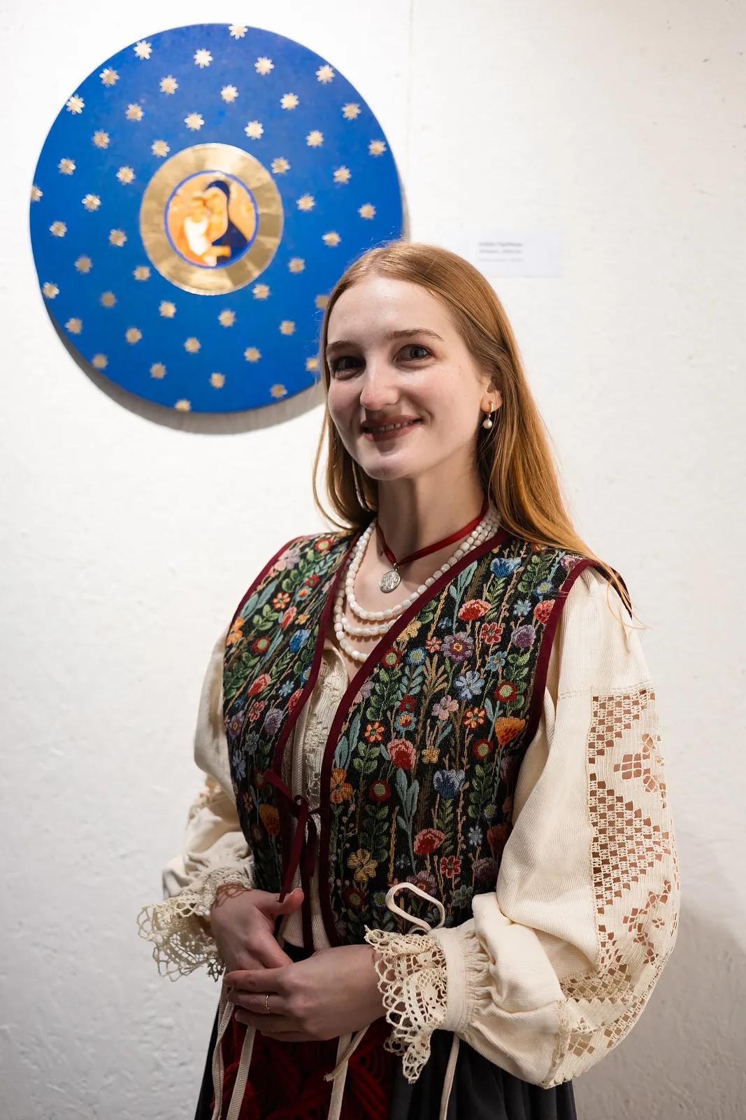 Зображення "Різдво" від Аліна Грубець, розмір: Ø 45 см, матеріали: Дерево, левкас, акрил, поталь, медіум: Ікони, серія: 2025, ціна: $750 Фото 2 з 5.