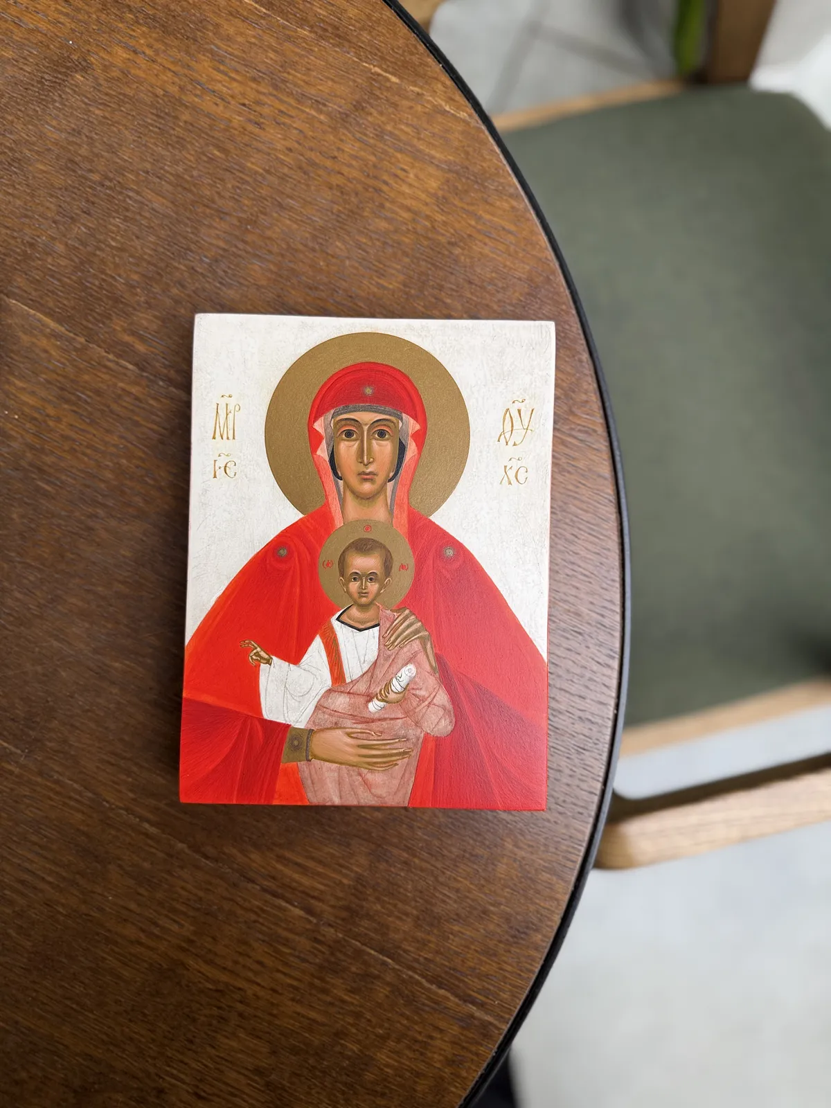 Зображення "Богородиця з Дитям" від Аліна Грубець, розмір: 20х15, матеріали: дошка, левкас, акрил, медіум: Ікони, серія: 2026, ціна: €200 Фото 3 з 5.