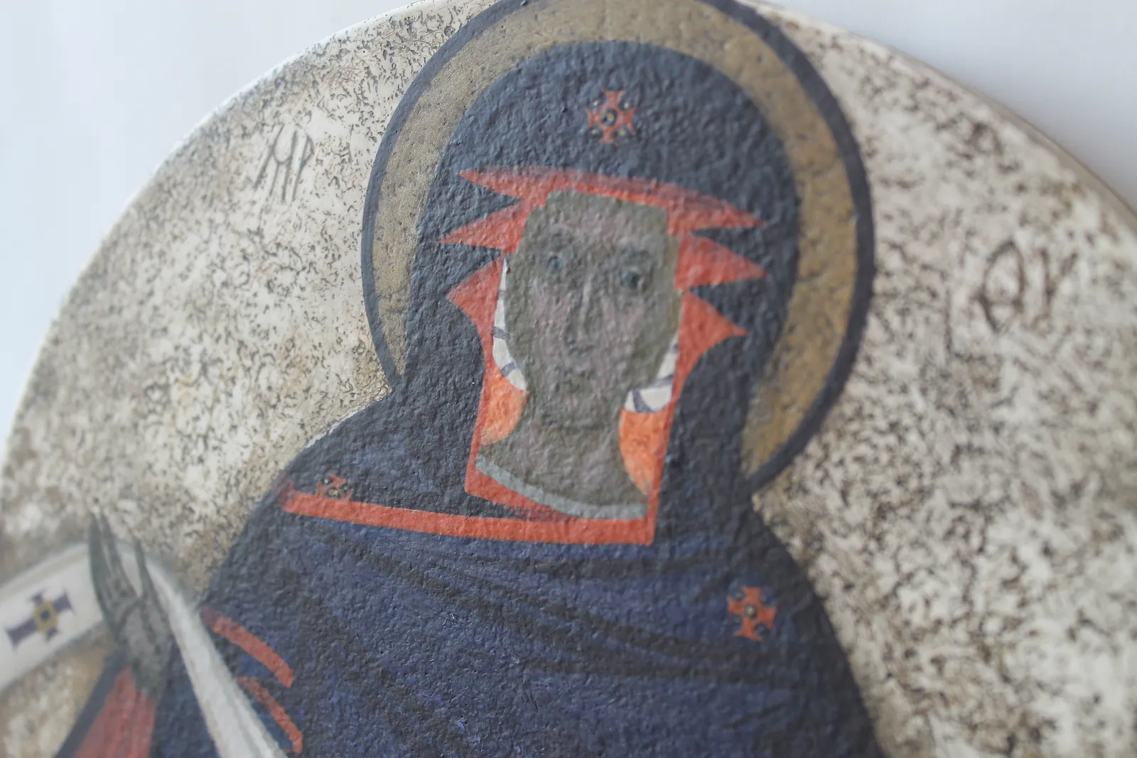 Image of Intercession of the Theotokos by Alina Hrubets, size: Ø 16 см, made of wooden panel, gesso, acrylic, Icons medium, part of the 2023 series Photo 2 of 4.